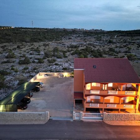 Kameni Put Apartman Ražanac Kültér fotó